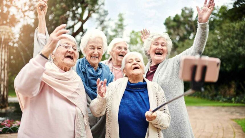 Old age will be spent in fun- these 3 most popular schemes will take all the tension and will give you only benefits- note down the details