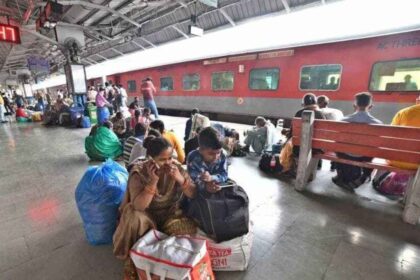 Train Route Divert and Rescheduling Railways increased the tension of passengers during rain, route of these trains including UP-Bihar changed for next one week